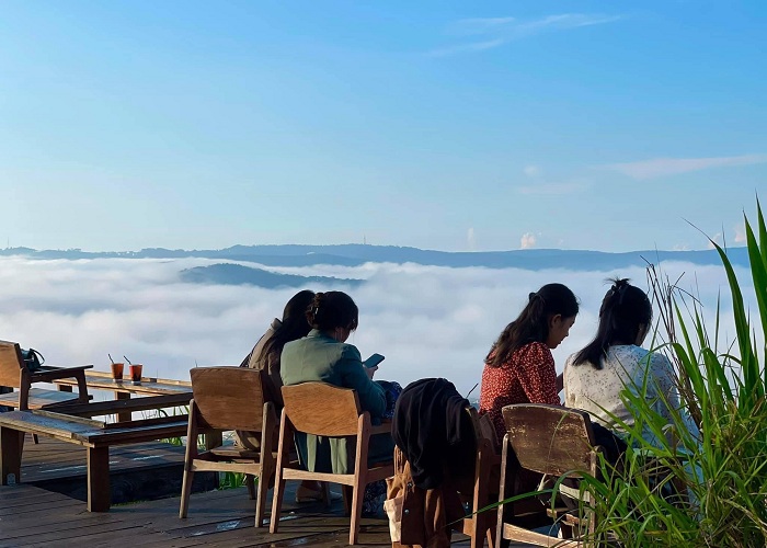 Tiệm cà phê hoàng hôn chiều là quán cà phê săn mây ở Việt Nam tuyệt đẹp 