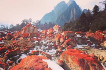 Vi vu đến thung lũng Yanzigou Trung Quốc chinh phục bãi đá đỏ kỳ diệu