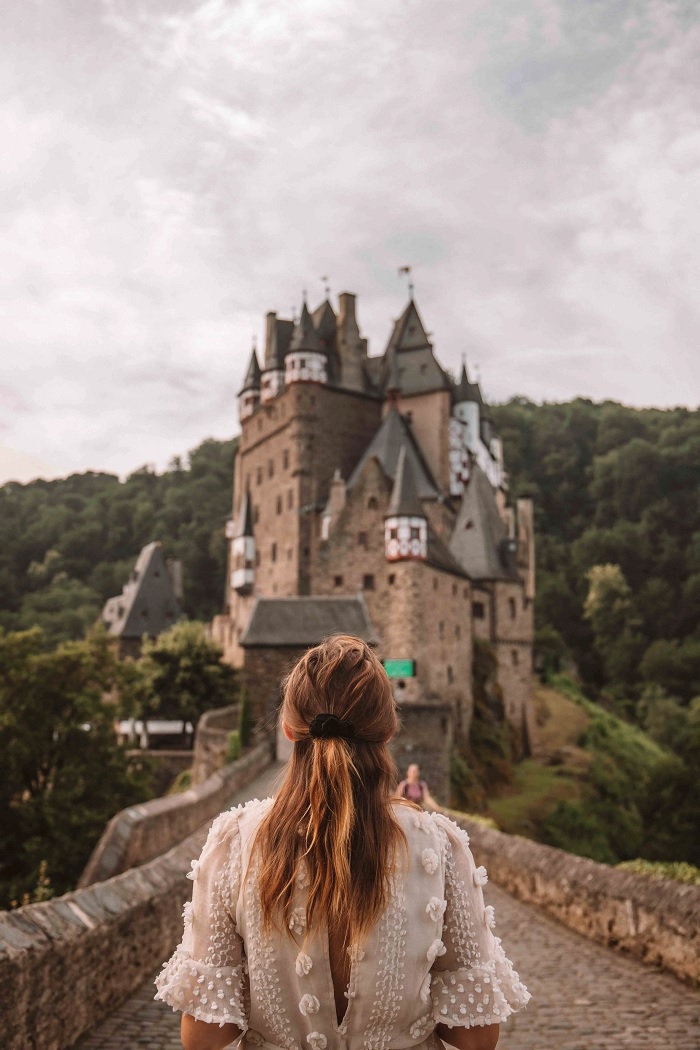 lâu đài Burg Eltz là một trong những lâu đài nổi tiếng nhất ở Đức