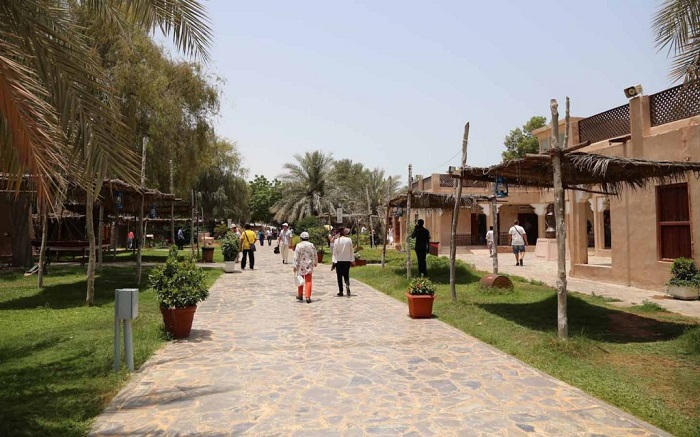 Đi dạo trong làng di sản - Làng Di sản Abu Dhabi