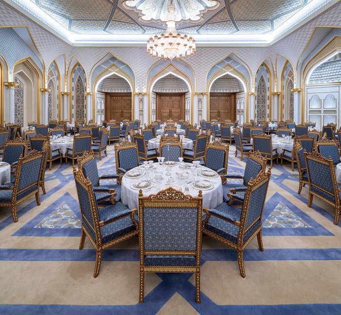 Nhà hàng Dhiyafat Qasr Al Watan - tham quan Qasr Al Watan