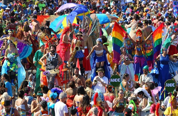 Bữa tiệc bloco tại lễ hội hóa trang Carnival Brazil