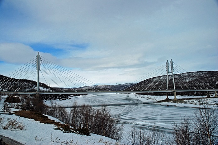Cầu Sámi là điểm tham quan ở thị trấn Utsjoki