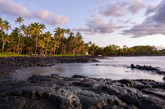 Bãi biển cát đen - du lịch đảo Lớn Hawaii