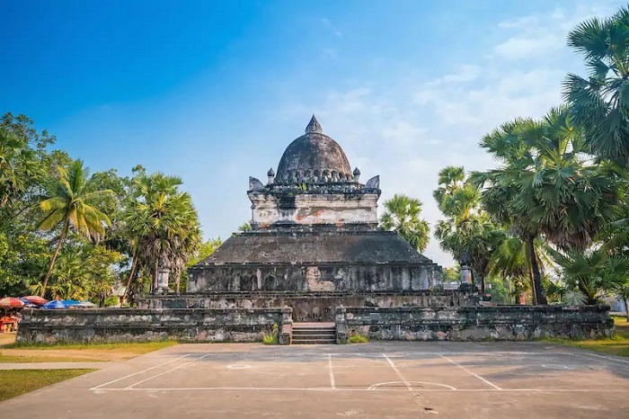 Bảo tháp ở chùa Wisunarat Lào