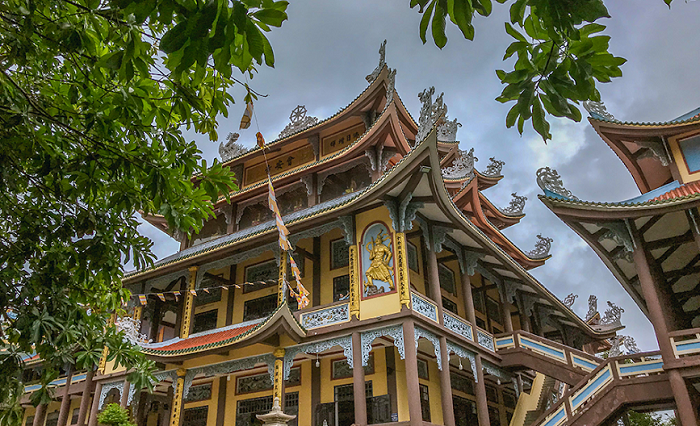 kiến trúc độc đáo của chùa Hội An Bình Dương 