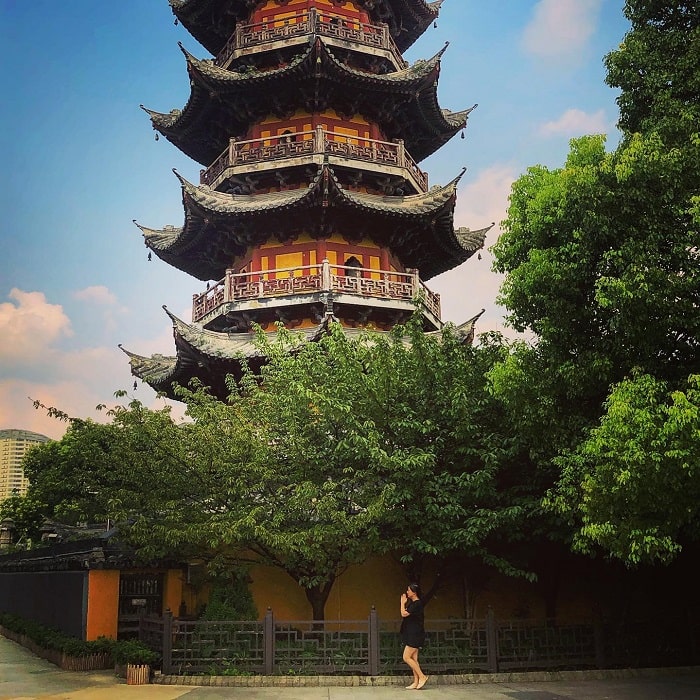 Vẻ đẹp tòa tháp ở chùa Long Hoa Thượng Hải