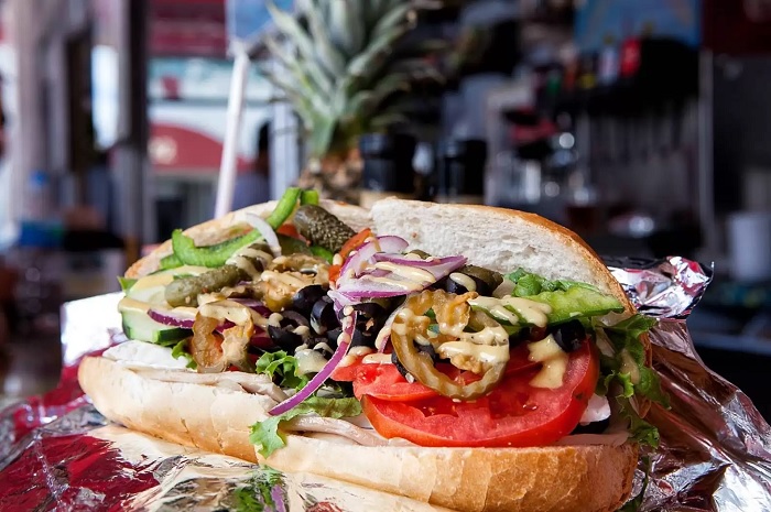 Bánh Sandwich khổng lồ là món ăn đường phố ở Miami