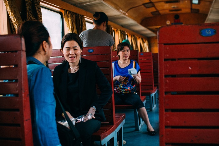 Loại ghế cứng khi đi tàu hỏa ở ga Nha Trang 