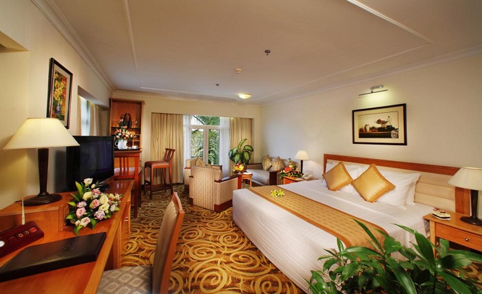 khách sạn gần sân bay Tân Sơn Nhất - Firts hotel