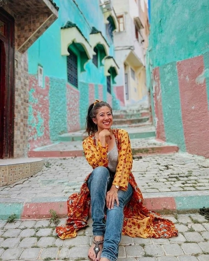 Chụp ảnh những con hẻm sơn màu nhạt của Moulay Idriss là điều nên làm ở thành phố Meknes Maroc