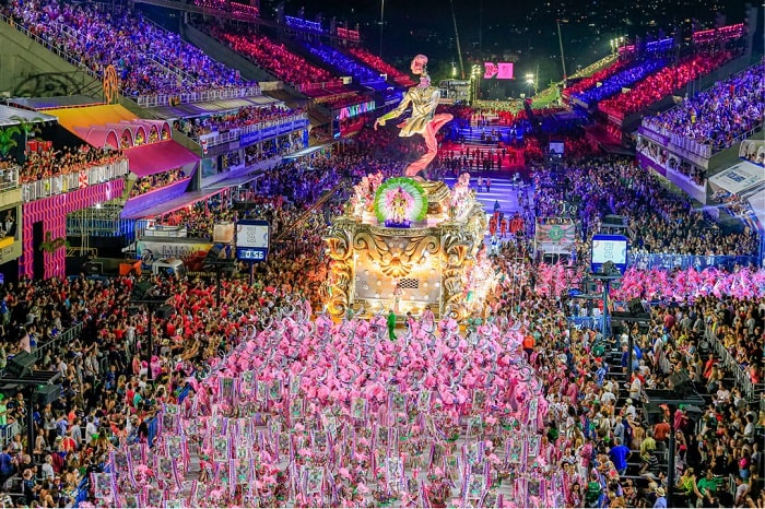 Lễ hội hóa trang Carnival Brazil tại Rio de Janeiro