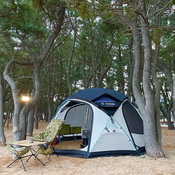 Chọn địa điểm cắm trại là kinh nghiệm cắm trại một mình quan trọng mà bạn cần lưu ý