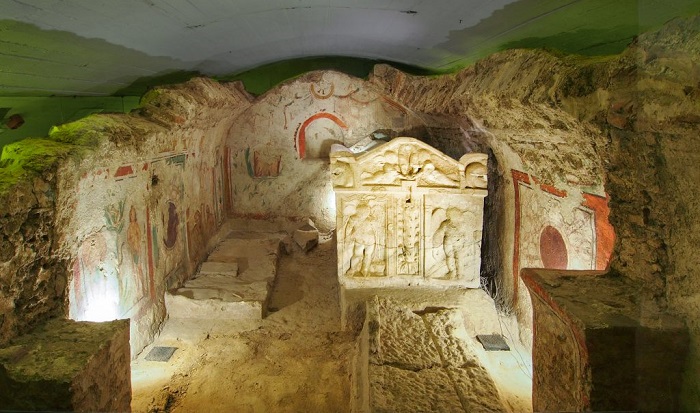 Lăng mộ Cơ đốc giáo sơ khai Sopianae là điểm tham quan gần nhà thờ Pecs 