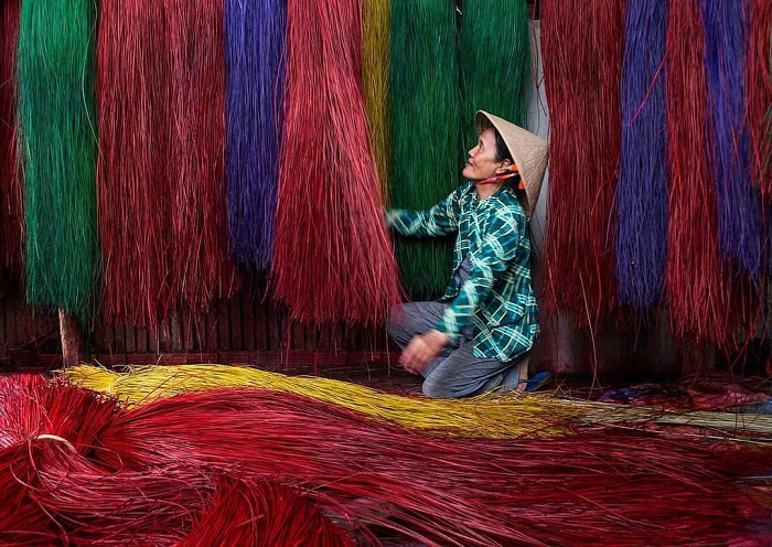 Làng chiếu Định Yên là làng nghề dệt chiếu ở Việt Nam nổi tiếng 