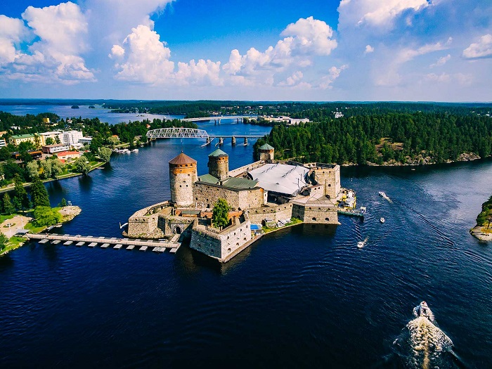 Khám phá lâu đài Olavinlinna là hoạt động thú vị tại hồ Saimaa Phần Lan và khu vực xung quanh