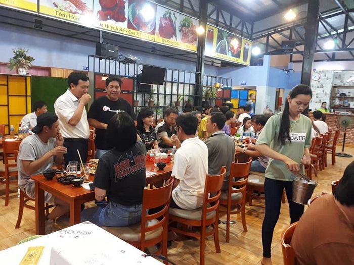 Quán ăn ngon ở đảo Phú Quý - Quán Cột Buồm 