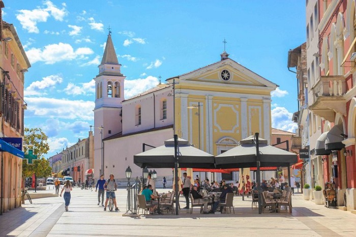 Nhà thờ Gospa od Andela là điểm tham quan ở thị trấn Porec Croatia