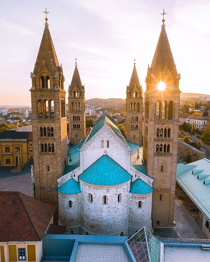 Nhà thờ lớn Pecs Hungary