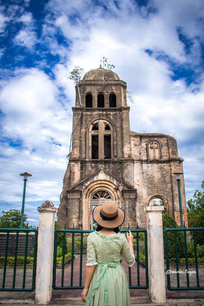 Attractions near Quang Binh Quan - Tam Toa Church