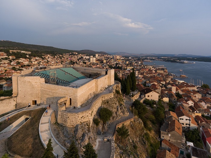 Khám phá bốn pháo đài là trải nghiệm không thể bỏ lỡ ở thành phố Sibenik Croatia