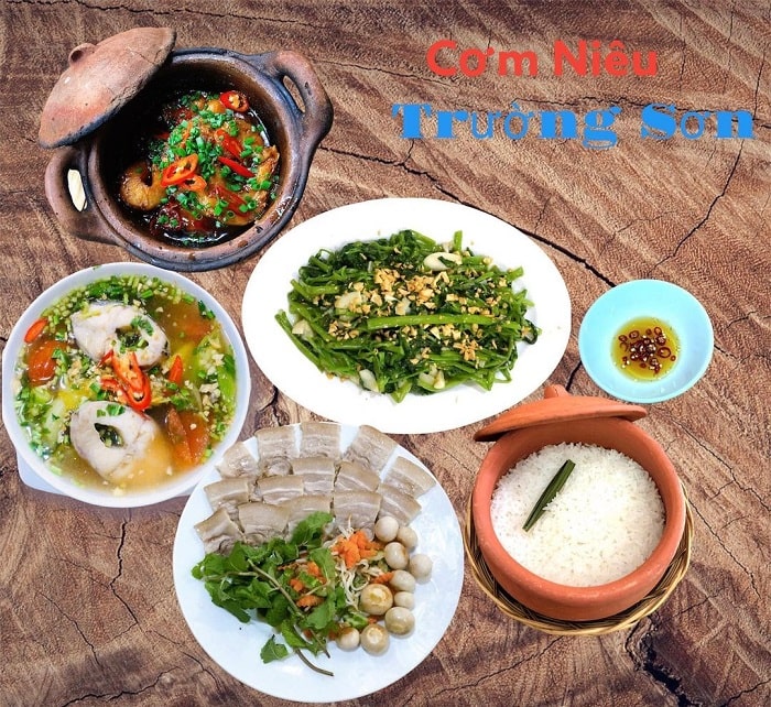 quán ăn gần sân bay Tân Sơn Nhất - cơm niêu Trường Sơn