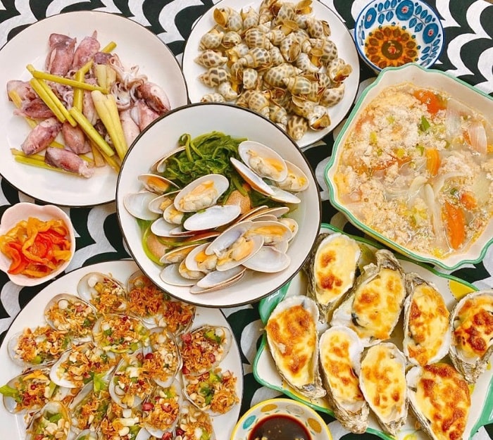 quán ăn gần sân bay Tân Sơn Nhất - hải sản Biển Đông 8 