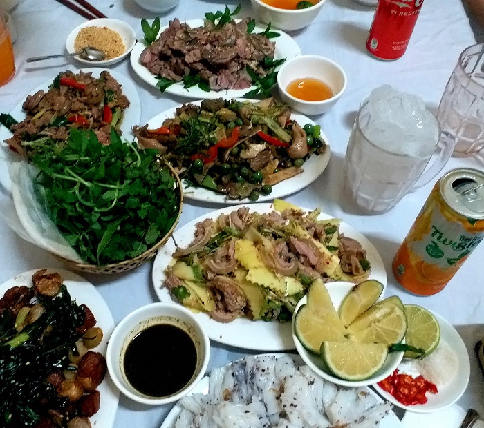 Nhà hàng dê Minh Bục là quán ăn ngon ở Điện Biên mà bạn nên ghé thử
