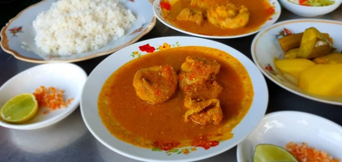 Cari Ja Rice on Dien Bien Phu Street is one of the delicious restaurants in Tra Vinh