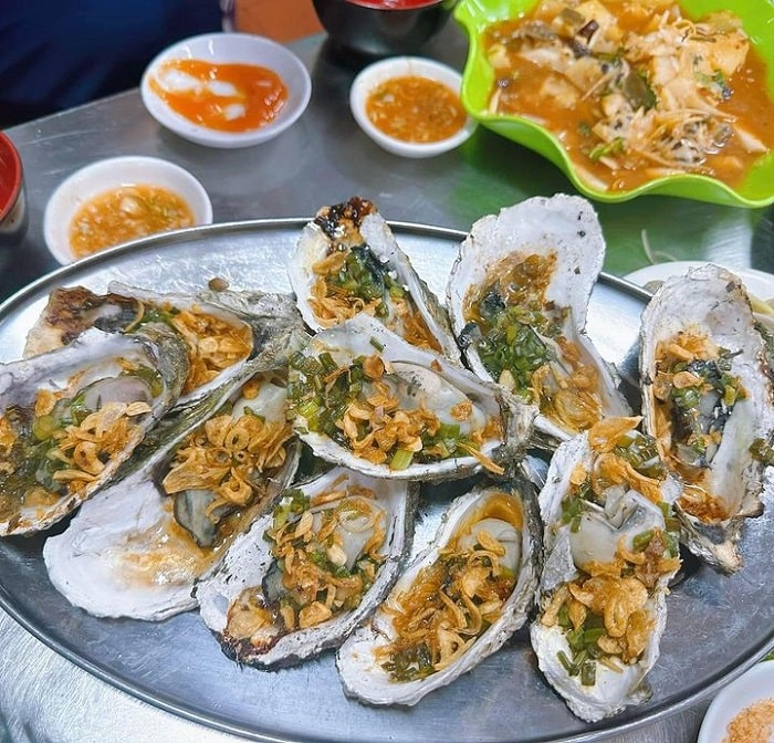 Delicious snail restaurant in Quang Ninh - Duong Oc Quan
