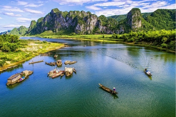 Vẻ đẹp của sông Gianh Quảng Bình 
