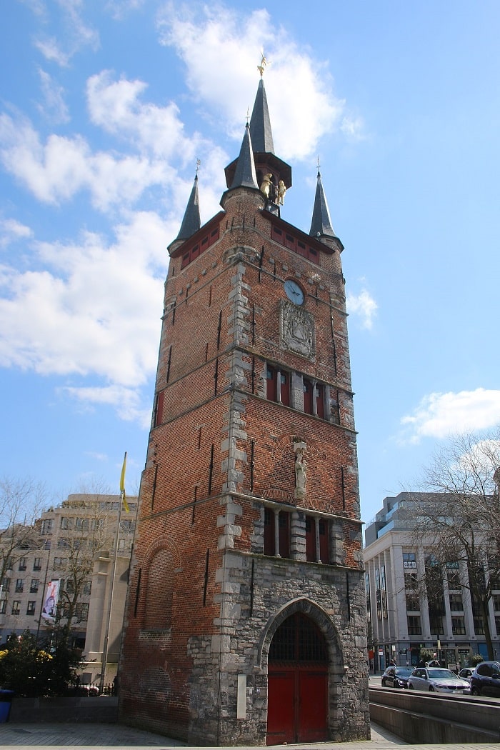 Tháp chuông Kortrijk là điểm tham quan nổi bật ở thành phố Kortrijk