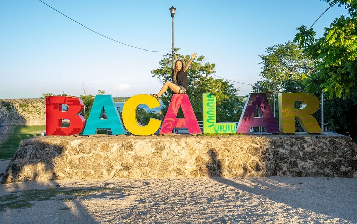 Biển hiệu Bacalar màu sắc trong thị trấn - Hồ Bacalar