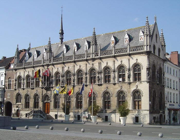 Tòa thị chính là điểm tham quan nổi bật ở thành phố Kortrijk