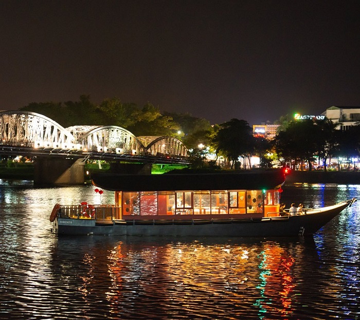 Trải nghiệm du lịch về đêm ở Việt Nam này cũng được yêu thích tại Huế