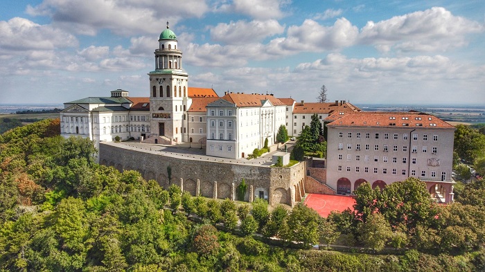 Tu viện Pannonhalma Hungary