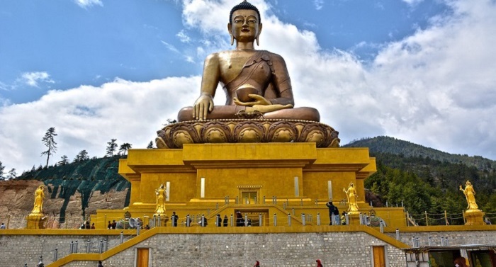 Tượng Phật Buddha Dordenma là điểm tham quan ở gần thư viện Quốc gia Bhutan