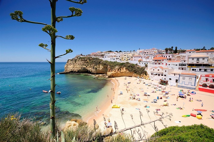 Bãi biển Praia de Carvoeiro - những bãi biển đẹp nhất ở Bồ Đào Nha