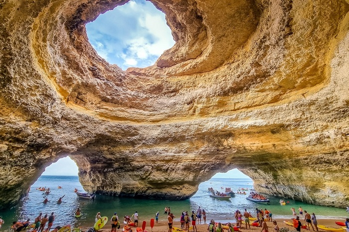 Bãi biển bí mật hang Benagil - những bãi biển đẹp nhất ở Bồ Đào Nha