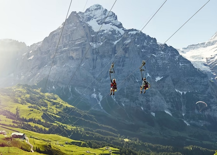 First Flyer  là đường trượt zipline trên thế giới nằm tại Thụy Sỹ