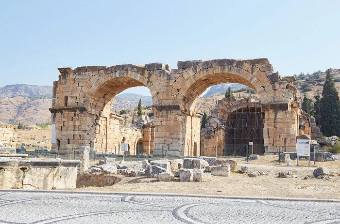 Nhà tắm Basilica thành phố Hierapolis