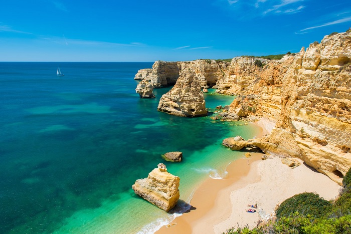 Bãi biển Praia da Marinha - những bãi biển đẹp nhất ở Bồ Đào Nha
