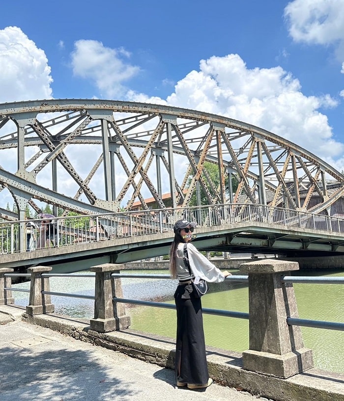 Cầu sắt đường Zhejiang ở phim trường Thượng Hải