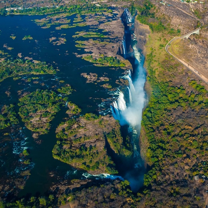 Thác Victoria là một trong những thác nước đẹp ở châu Phi có quy mô lớn