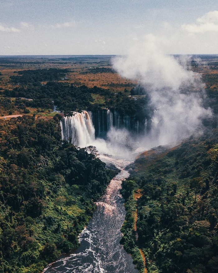 Thác Kalandula là một trong những thác nước đẹp ở châu Phi ấn tượng