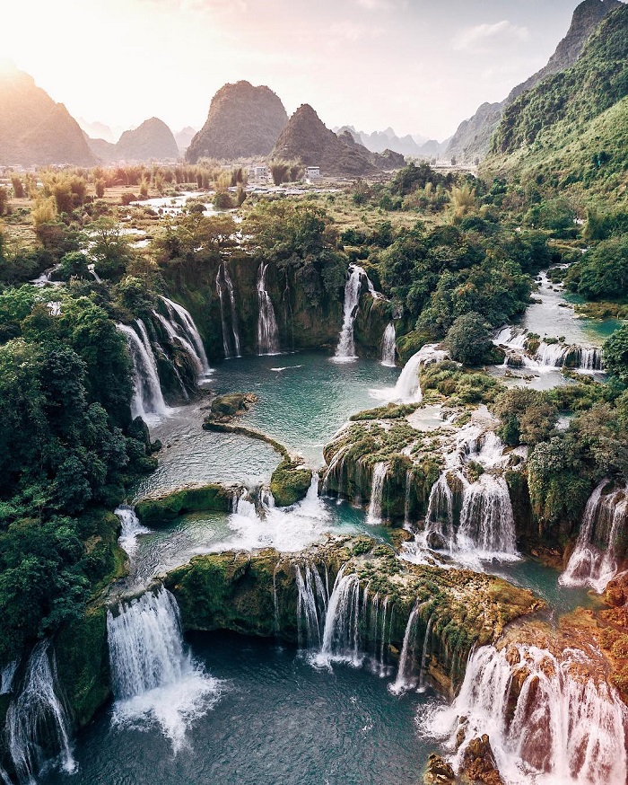 Bản Giốc cũng là thác nước đẹp ở Đông Nam Á mà bạn không thể bỏ qua