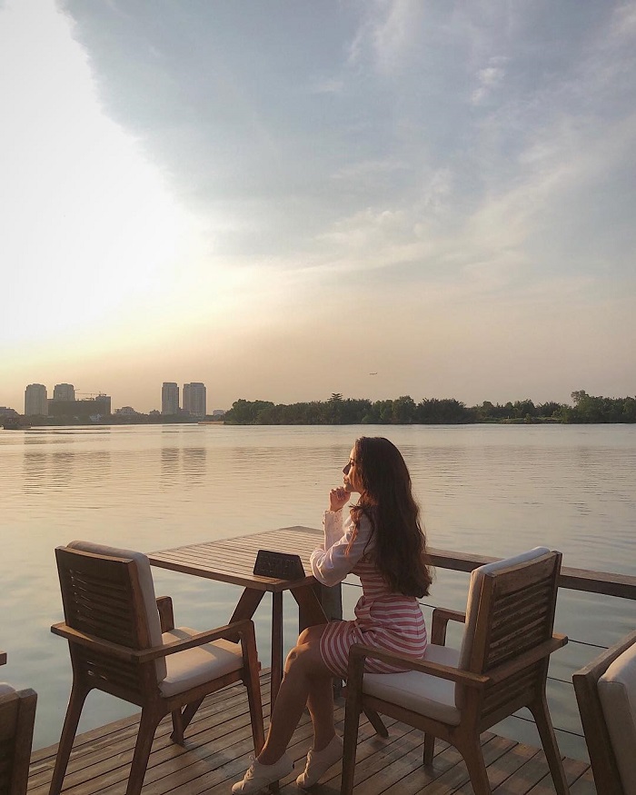 nhà hàng tổ chức sinh nhật ở Sài Gòn - Nhà hàng The Deck SaiGon Quận 2