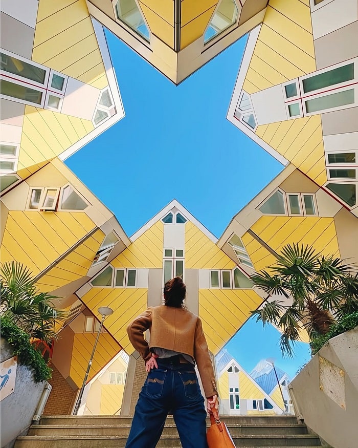 Ngôi nhà hình khối là điểm tham quan gần chợ Markthal Amsterdam