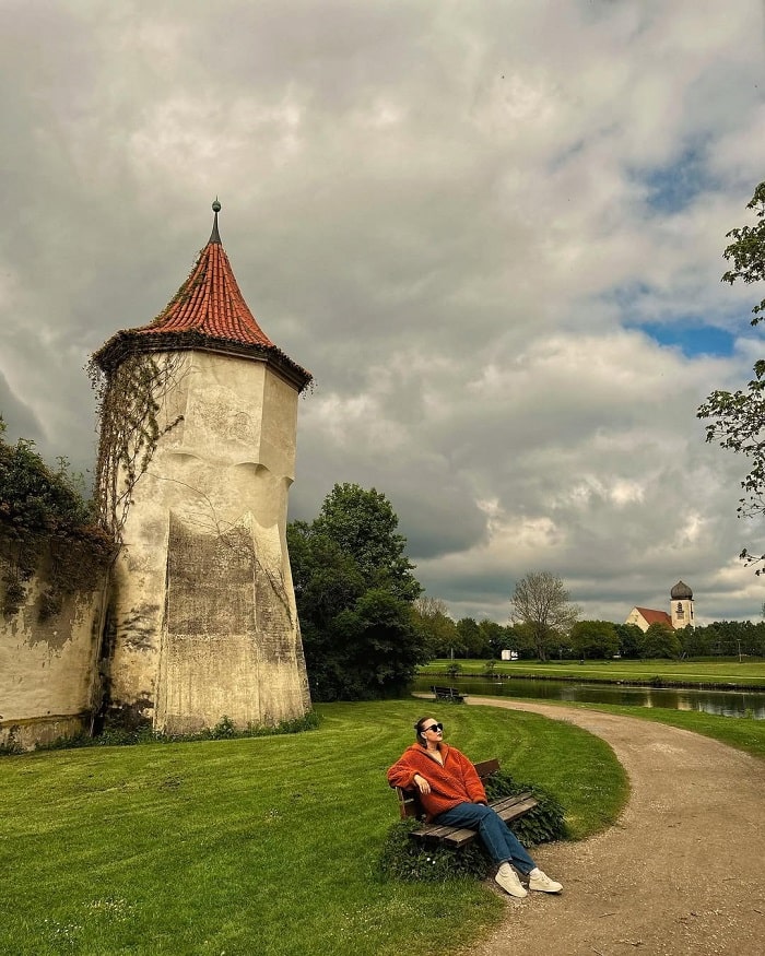Tham quan kiến trúc lâu đài là điều cần làm ở lâu đài Blutenburg