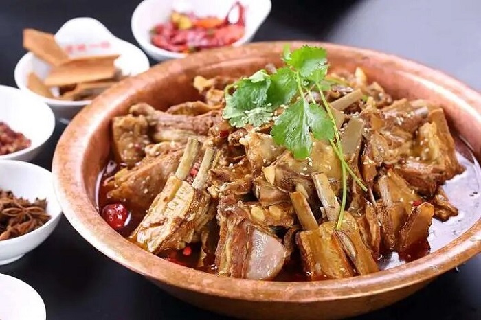 Trải nghiệm ẩm thực Lệ Giang là hoạt động hấp dẫn ở làng cổ Ngọc Thủy Trại